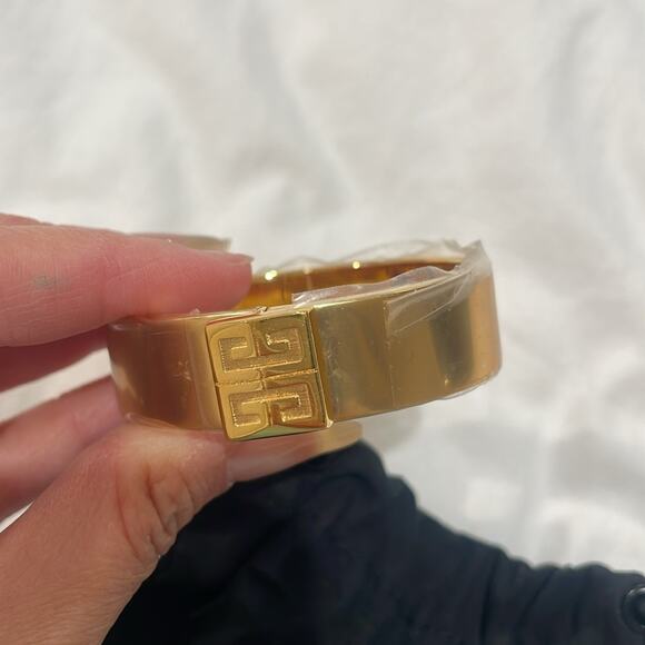 Givenchy Gold Cuff Sz Small NWOT - Picture 3 of 9